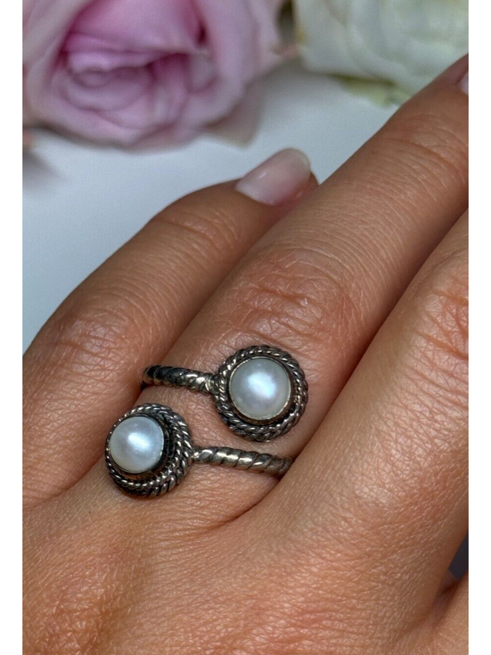 Share Vintage 925 Sterling Silver Pearl Ring Size 5